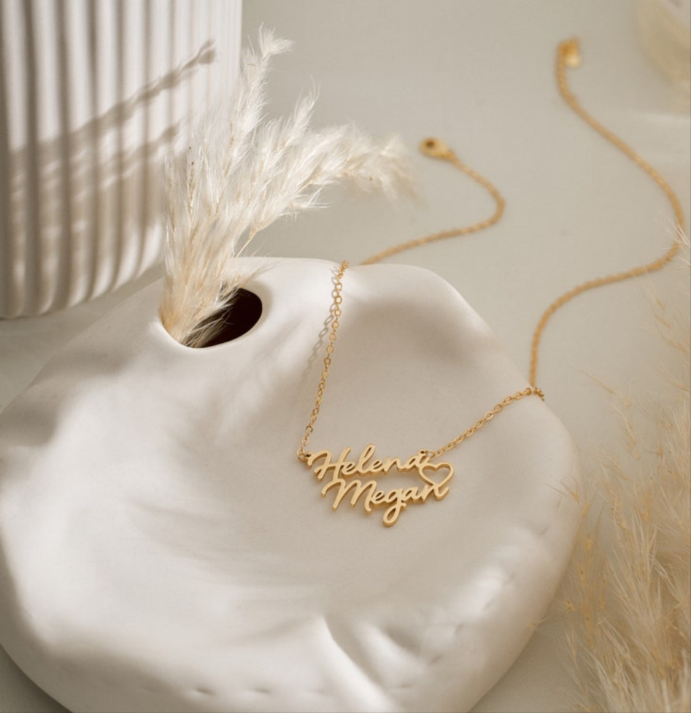 Customizable name with hollow heart design unique high-end necklace