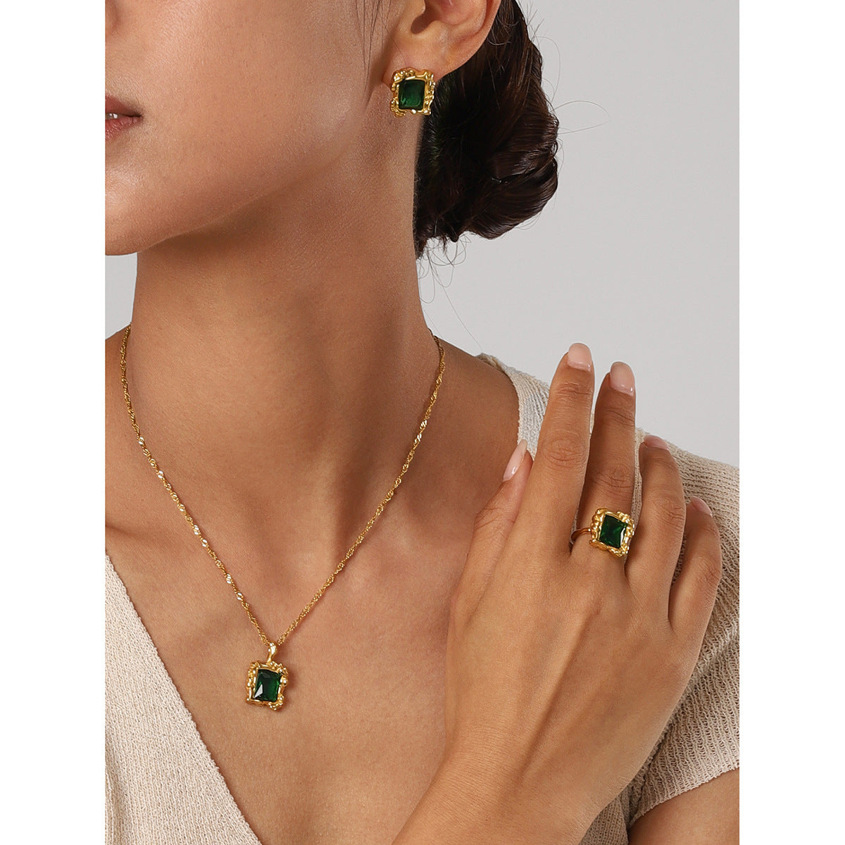 Retro Texture Green Open-end Zircon Ring
