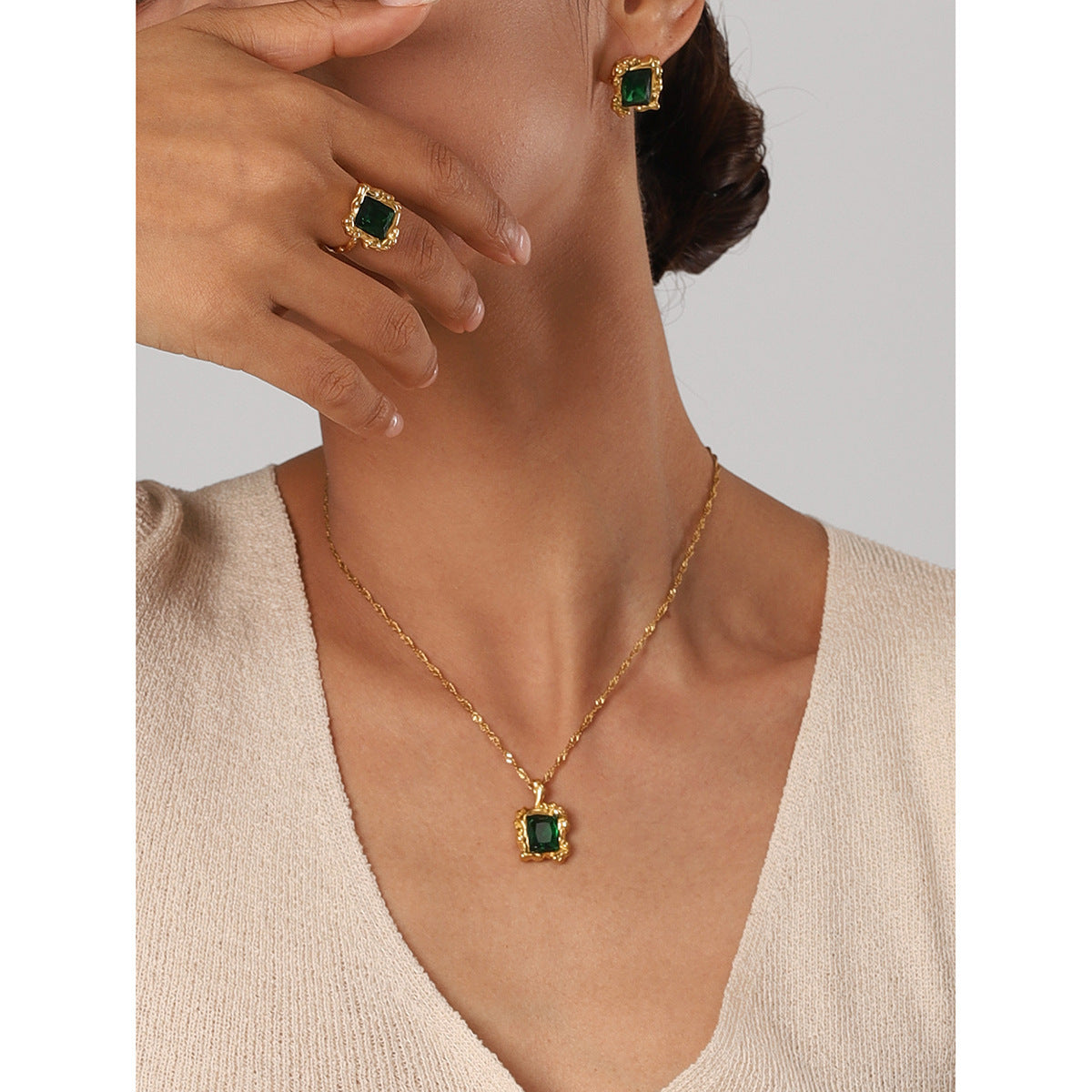 Retro Texture Green Open-end Zircon Ring